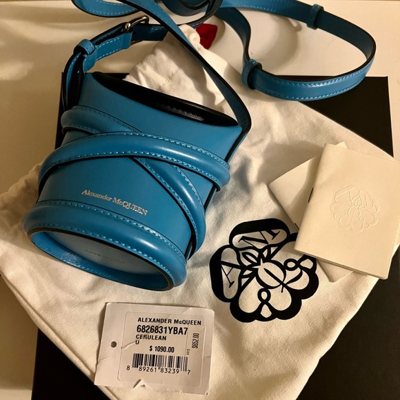Authentic Alexander McQueen Women’s The Curve Mini in Cerulean - Picture 7 of 7